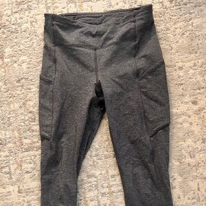 Lululemon running crop size 4